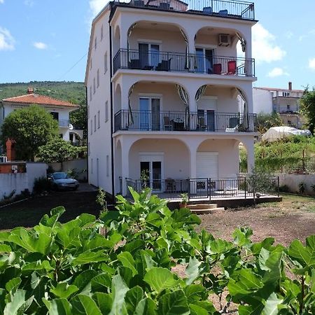 Apartmani Mojca Selce Extérieur photo