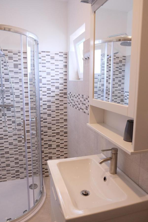 Apartmani Mojca Selce Extérieur photo