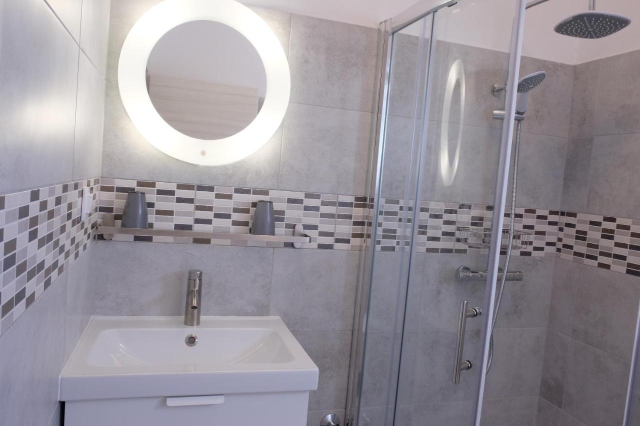 Apartmani Mojca Selce Extérieur photo