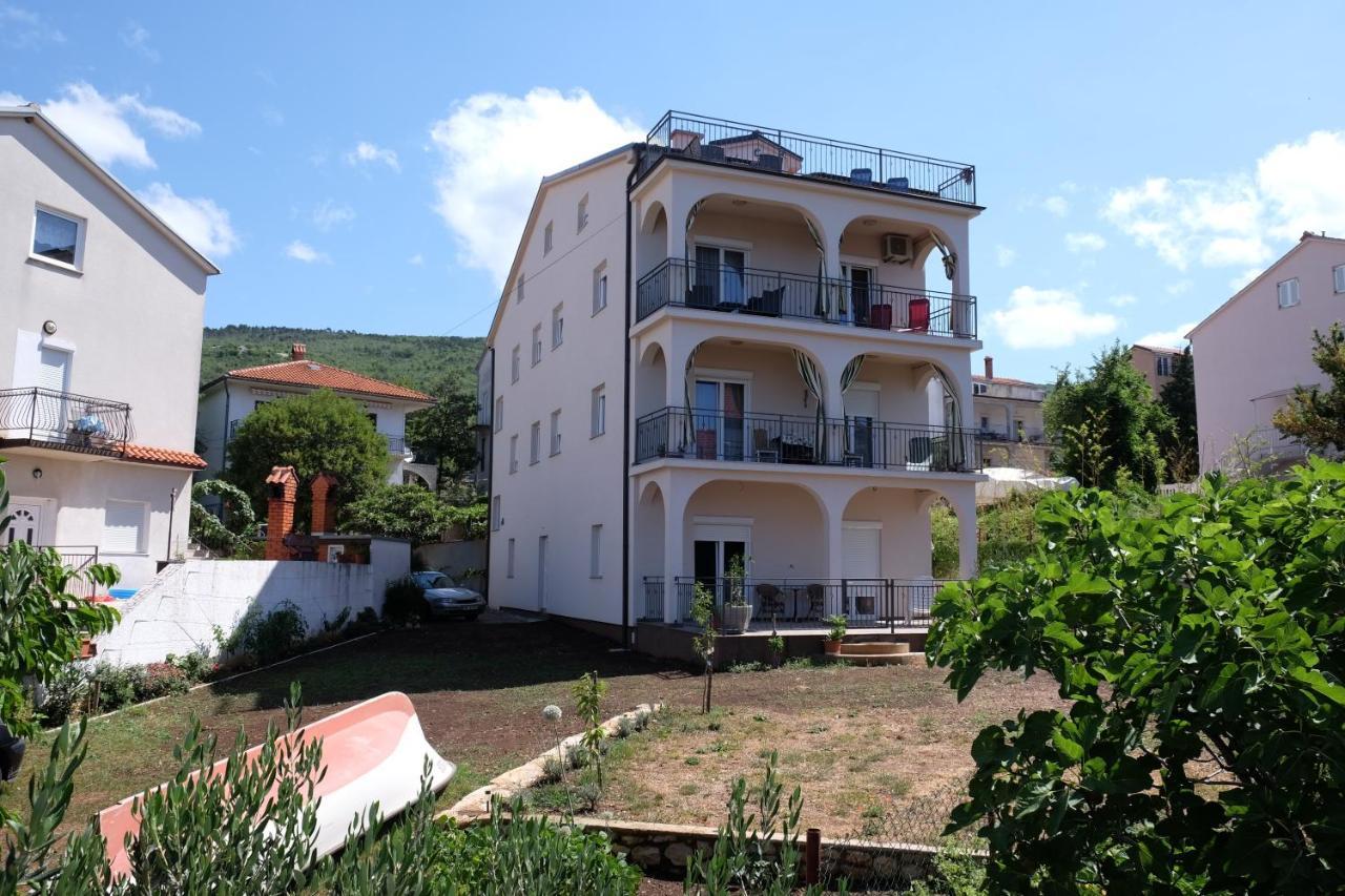 Apartmani Mojca Selce Extérieur photo