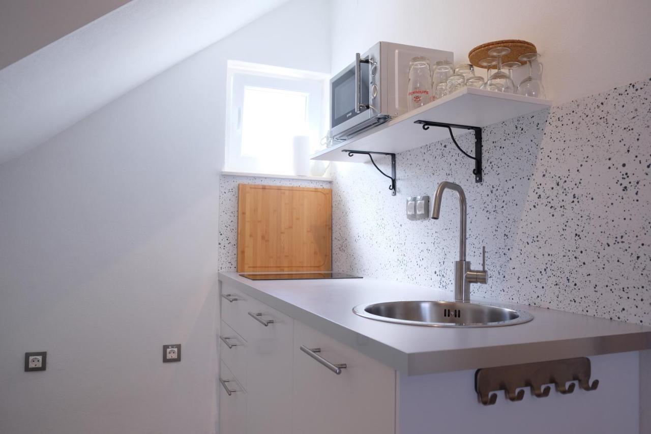 Apartmani Mojca Selce Extérieur photo