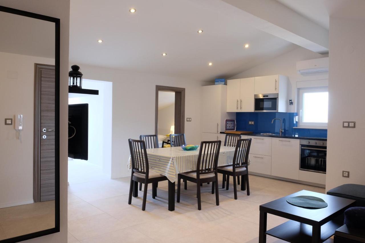 Apartmani Mojca Selce Extérieur photo