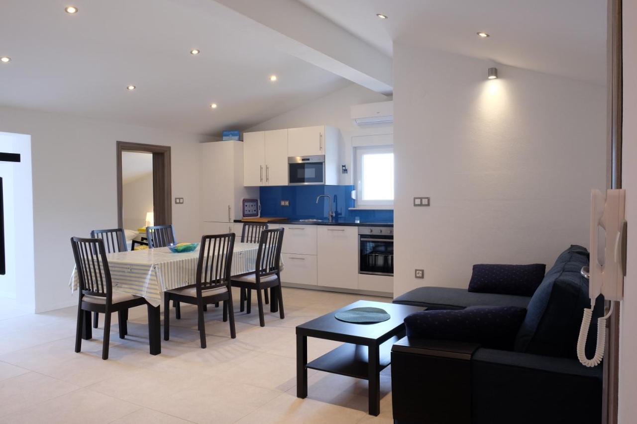 Apartmani Mojca Selce Extérieur photo